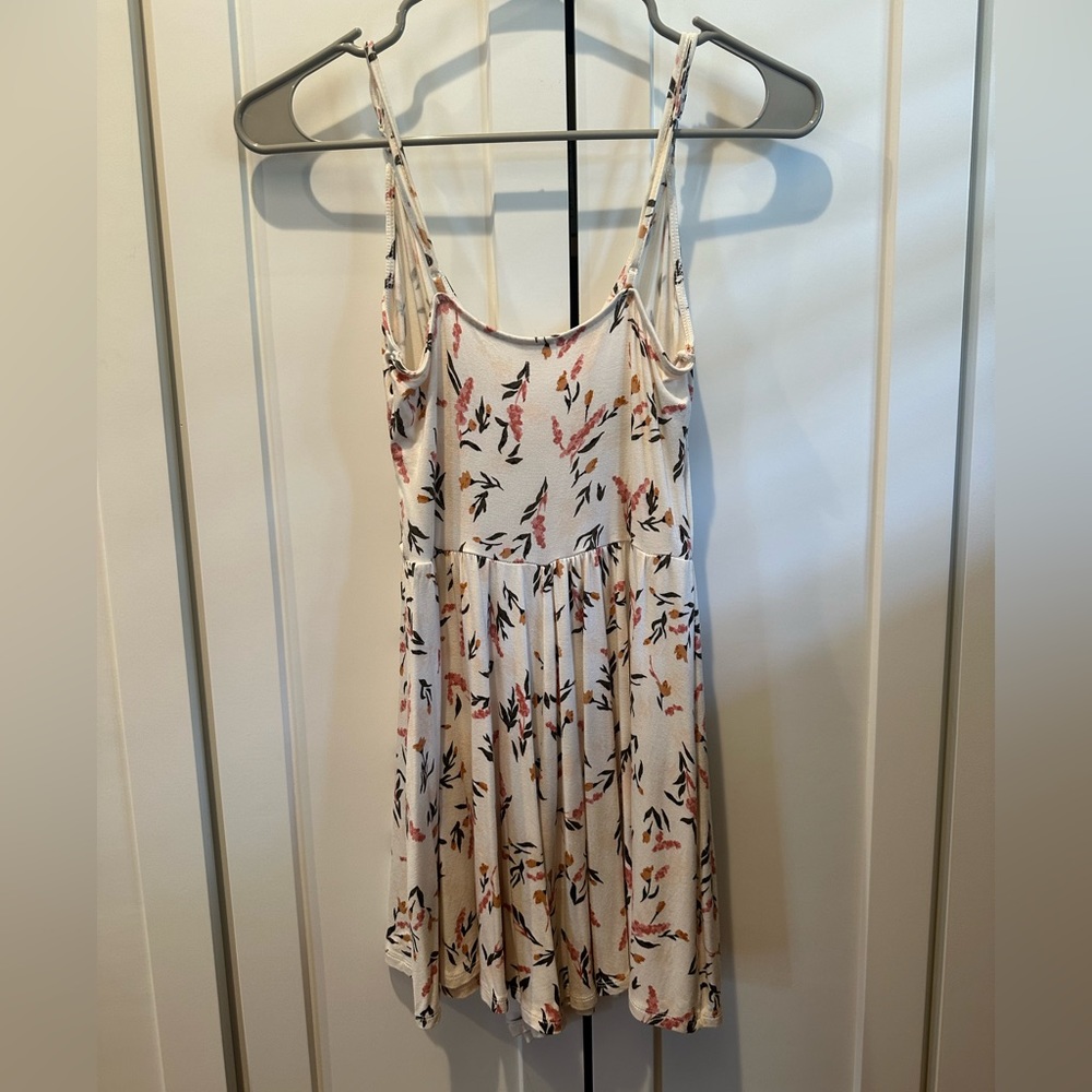 Garage Dress - Picture 2 of 3